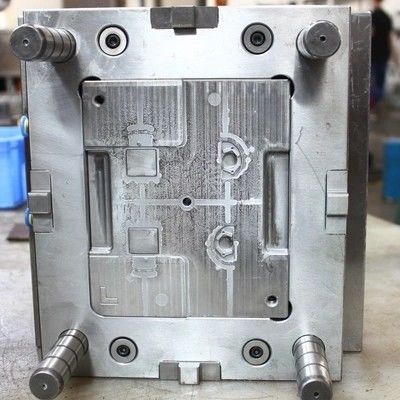 Molde de injecção de plástico GF30 Peças de plástico descartáveis para uso médico Molde Equipamento de seringas Molde IATF 16949